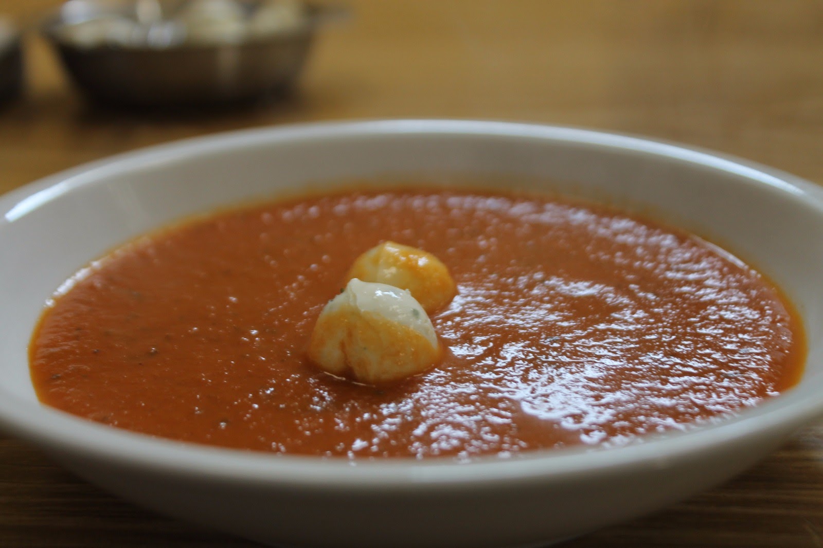 Tomatencremesuppe mit Basilikum